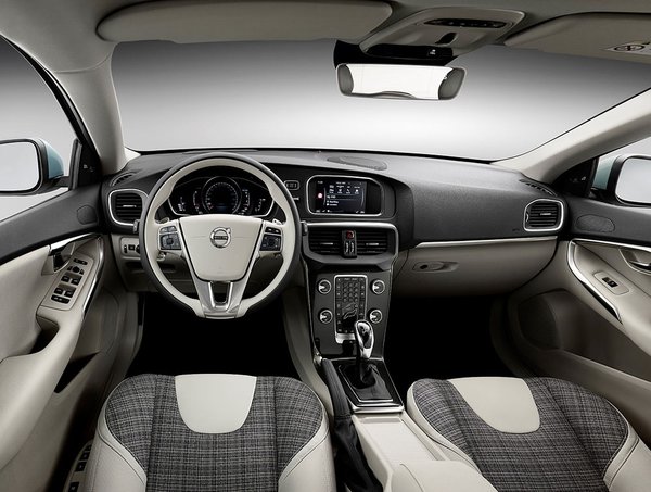 Volvo V40 - Interior