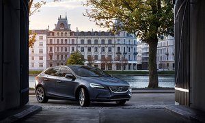 Volvo V40 - Blue