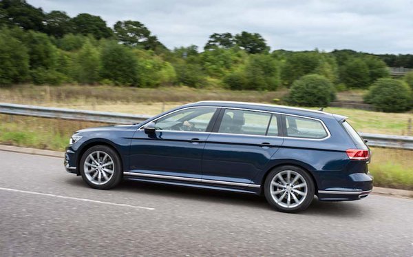 Volkswagen Passat Estate - Side