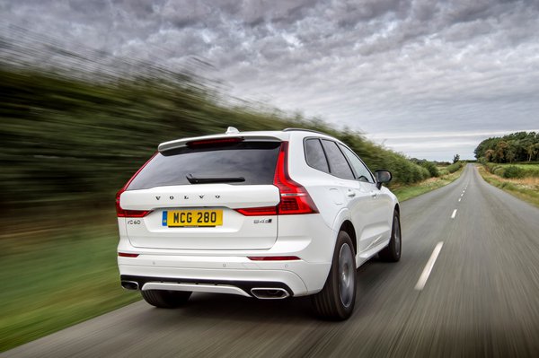 Volvo XC60 R-Design side view