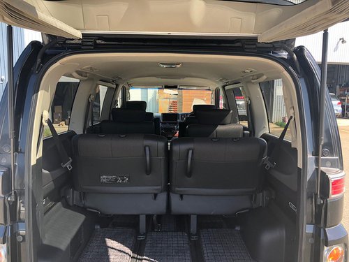 2006 Nissan Elgrand HWS Urban - Interior