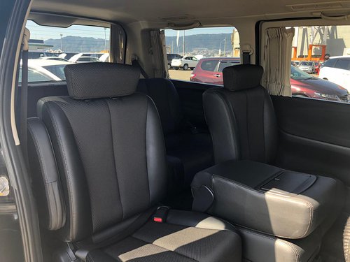 2006 Nissan Elgrand HWS Urban - Seats