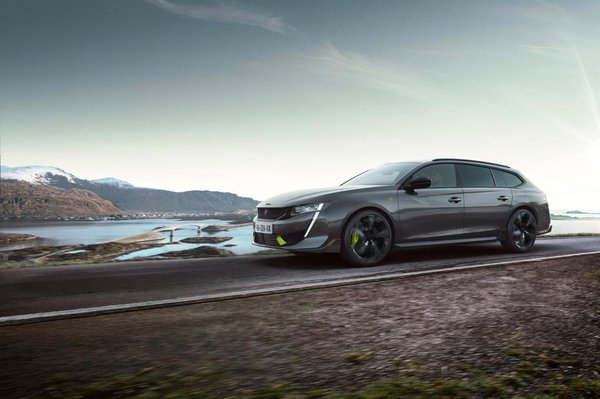 Peugeot 508 in grey