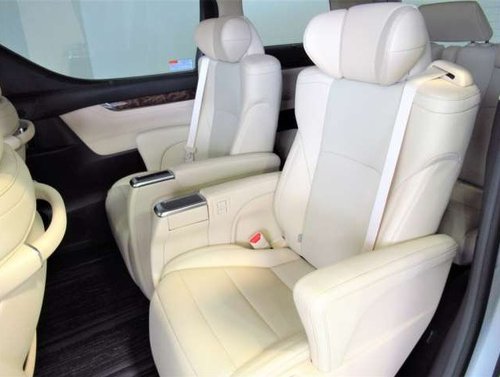 2021 Toyota Alphard - Middle Row