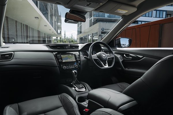 Nissan X-Trail Front Cabin