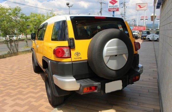 2015 Toyota FJ Cruiser - Rear