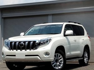 2015 Toyota Land Cruiser Prado TZ-G - Front