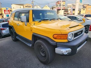 2015 Toyota FJ Cruiser - Front