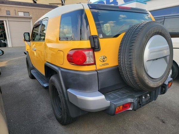 2015 Toyota FJ Cruiser - Rear