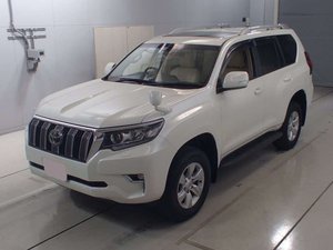 2018 Toyota Land Cruiser Prado TX - Front