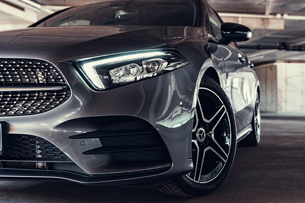 Mercedes headlight and grille