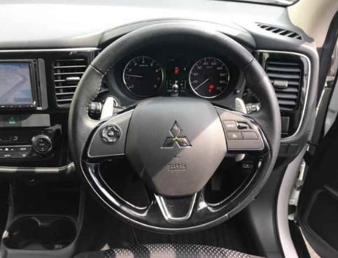 2016 Mitsubishi Outlander - Dashboard