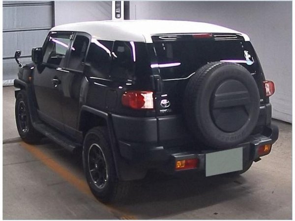 2016 Toyota FJ Cruiser - OS Rear
