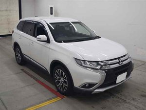 2016 Mitsubishi Outlander - Front