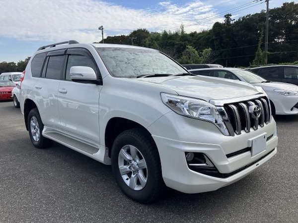 2017 Toyota Land Cruiser Prado TX - Front