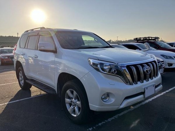 2016 Toyota Land Cruiser Prado TX - Front