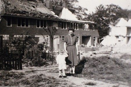 Tentoonstelling_Ooggetuigen van de Oorlog 4-blowup-bomb-soesterkwartier-oct-44-10347.tjp.f356af8bb8b52adc74e845587e745c1f.jpg