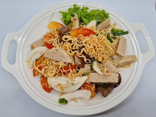 F27 Sour And Spicy Mama Noodle Salad With Moo Yaw Sausage 1 4to3