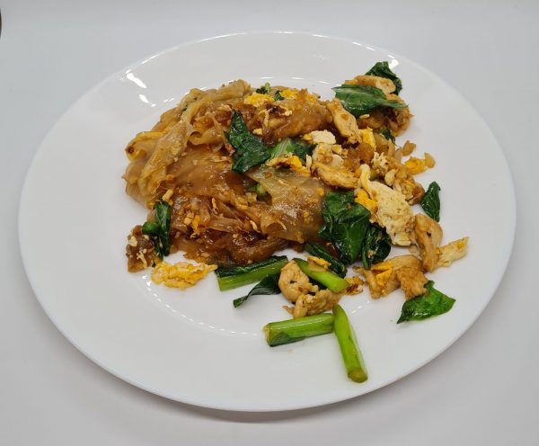 F33 Ch Stir Fried Noodles In Soya Sauce Pad See Ew With Chicken