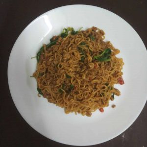 F48 Po Stir Fried Mama Noodles With Holy Basil Leaves And Pork 2