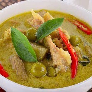 F94 Po Large Serving Thai Green Curry With Pork
