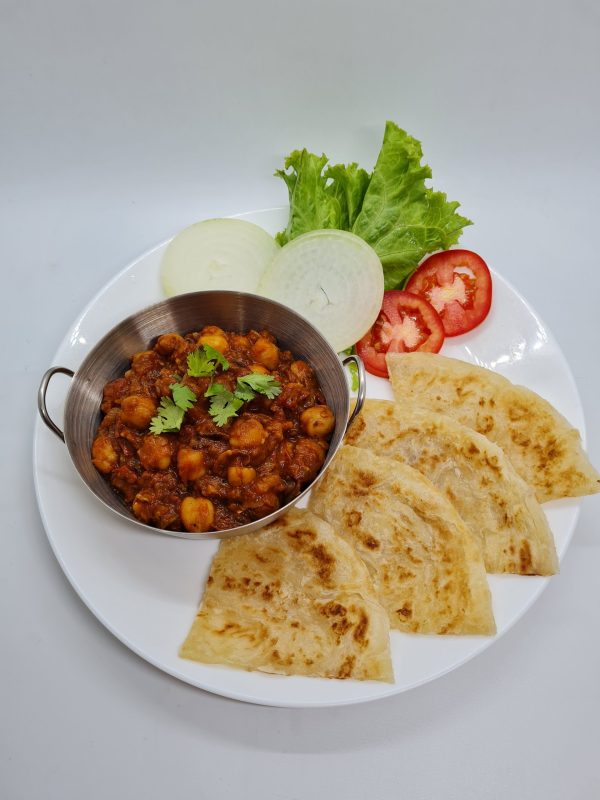 F201 Pa Creamy Mattar Paneer with Paratha