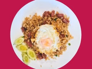 F07 Fried Rice With Fermented Thai Sausage 10