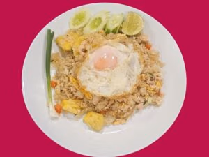 F47 Pineapple fried rice