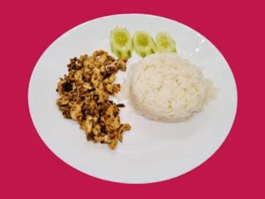 F55 Fried Chicken With Garlic And Black Pepper