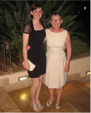 Hollie_Clarke_and_mum.original