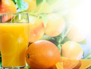 Can sugary drinks like fruit juice increase the risk of developing cancer?