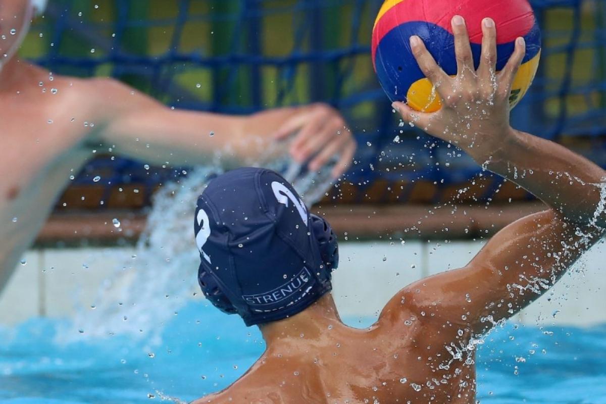 Zwemmen, waterpolo, trimzwemmen, synchroonzwemmen