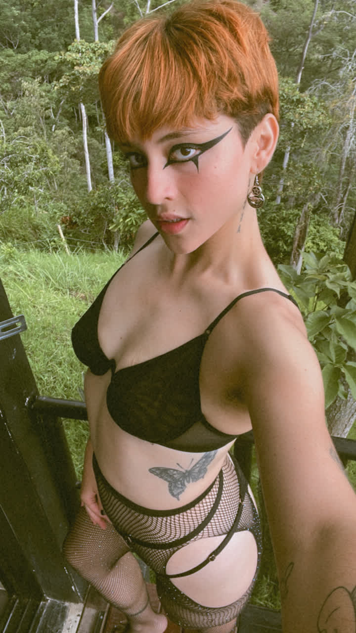 FOREST SEXY NEW PICS