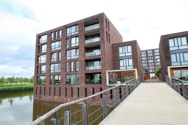 Te huur: Hendrik-Ido-Ambacht / €1875 p.m. / 160m2