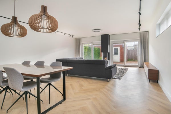 For rent: Amstelveen / €50005250.00 p.m. / 176.00m2