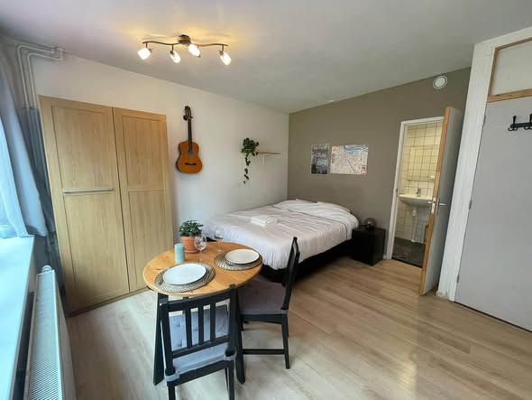 For rent: Amsterdam / €850 p.m. / 25m2