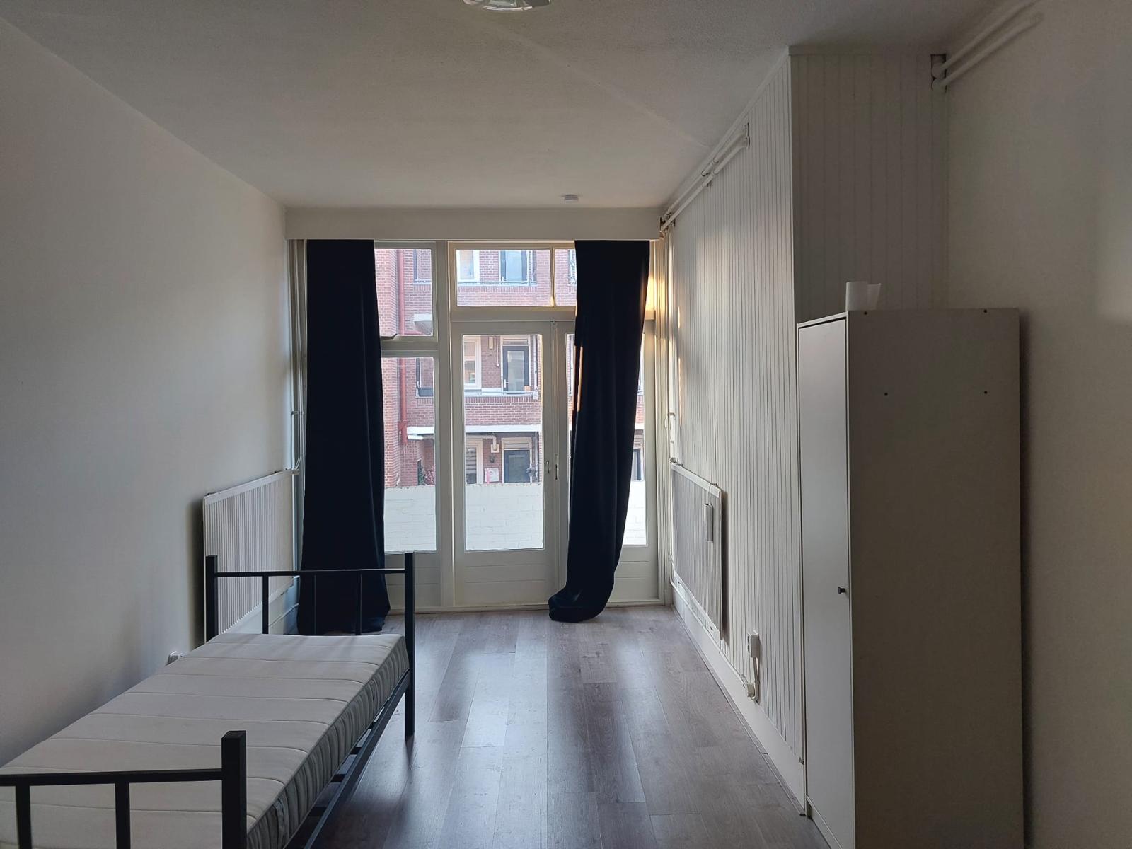 For rent: Den Haag / €950 p.m. / 80m2