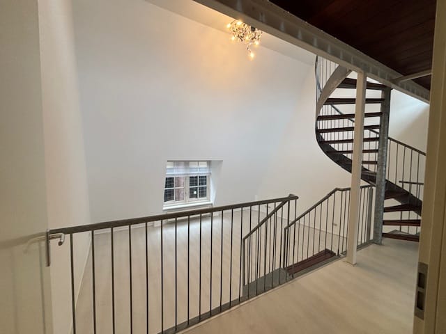 For rent: Den Haag / €2200.00 p.m. / 131.00m2