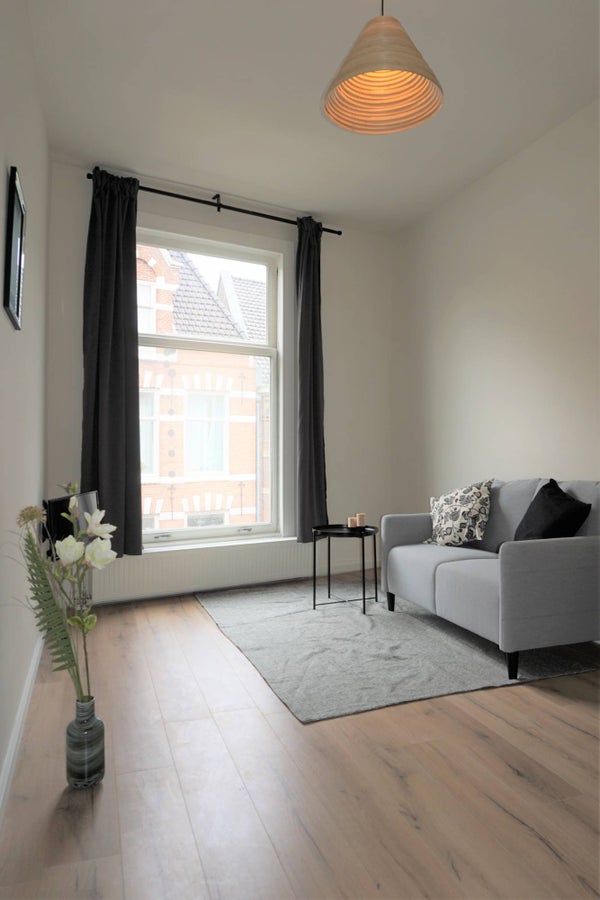 Te huur:  Den Haag  / €1070,00 p.m. / 30,00m2