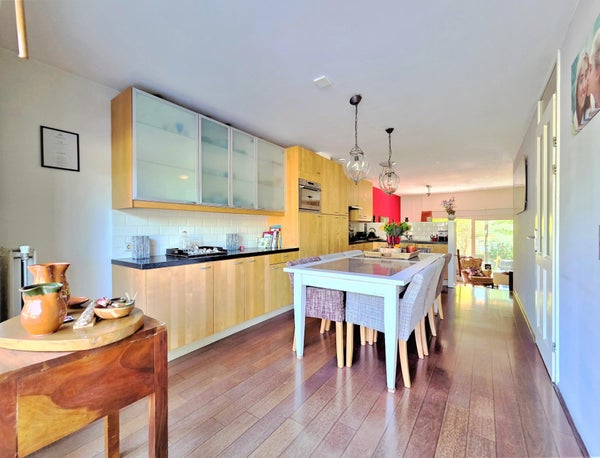 Te huur:  Amsterdam  / €2250 p.m. / 120m2