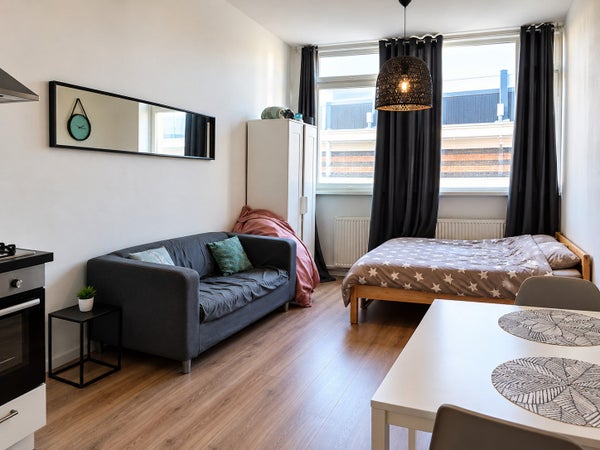 Te huur:  Den Haag  / €1084 p.m. / 26m2