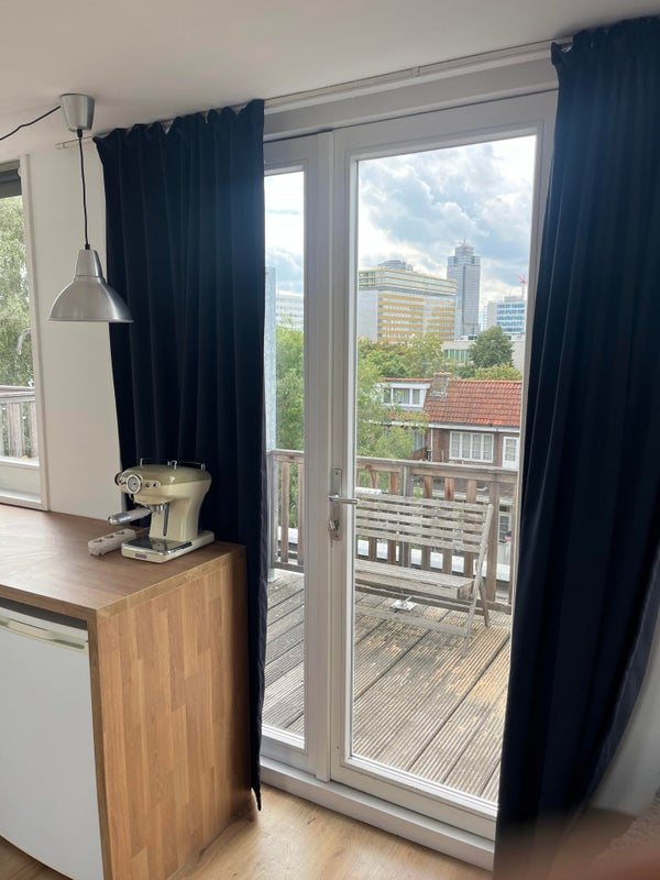 For rent: Amsterdam / €14751625 p.m. / 22m2