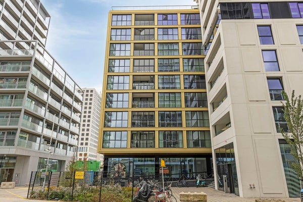For rent: Amsterdam / €2995 p.m. / 89m2