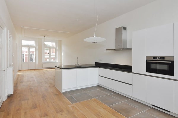 Te huur:  Den Haag  / €2400 p.m. / 75m2