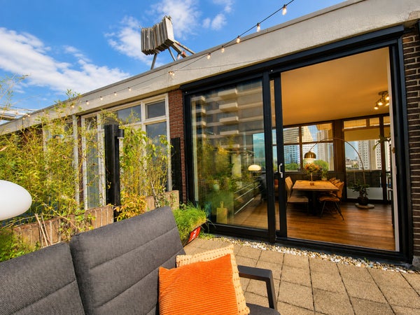 Te huur:  Rotterdam  / €2950 p.m. / 90m2