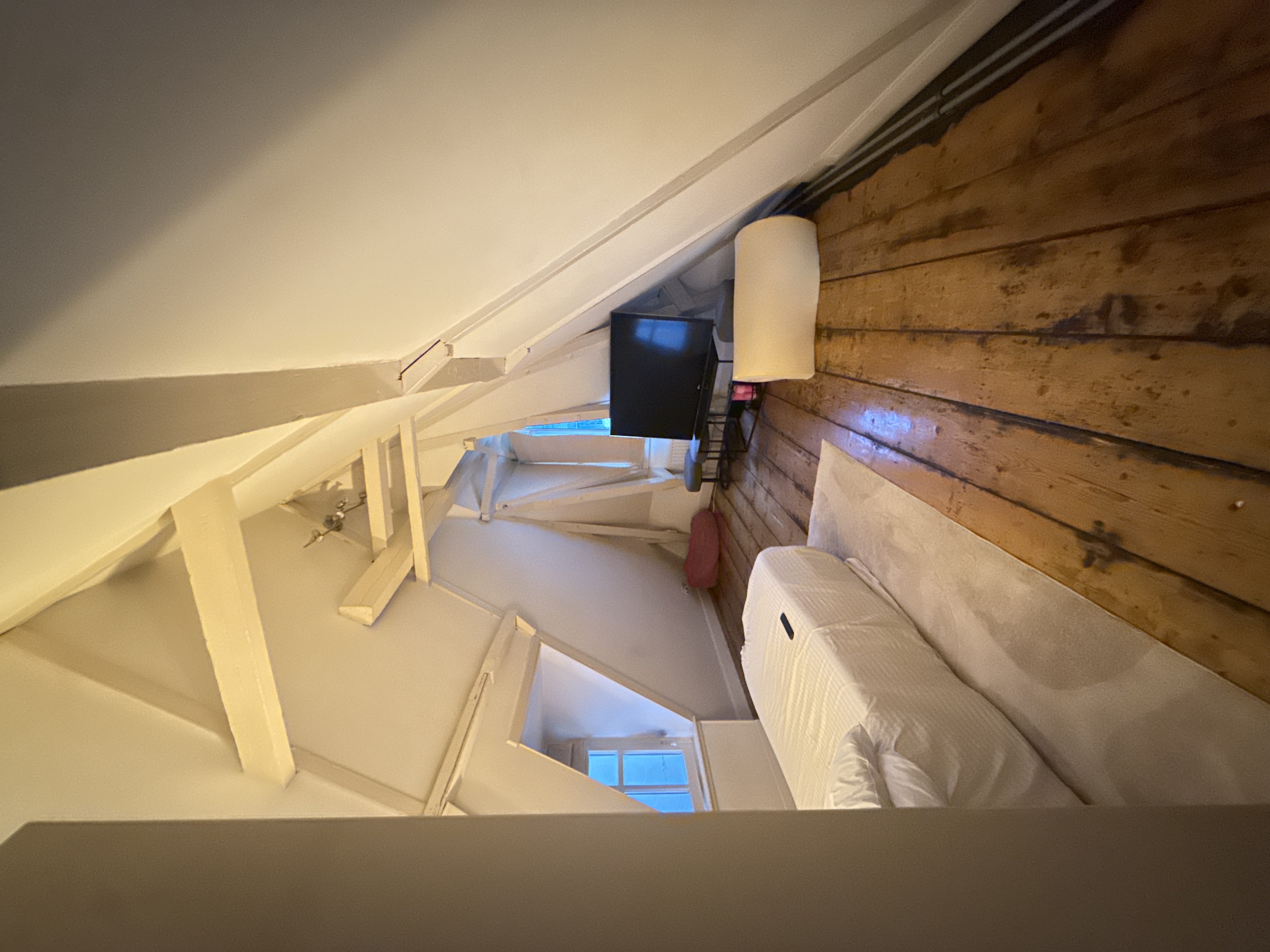 For rent: Amsterdam / €1700 p.m. / 20m2