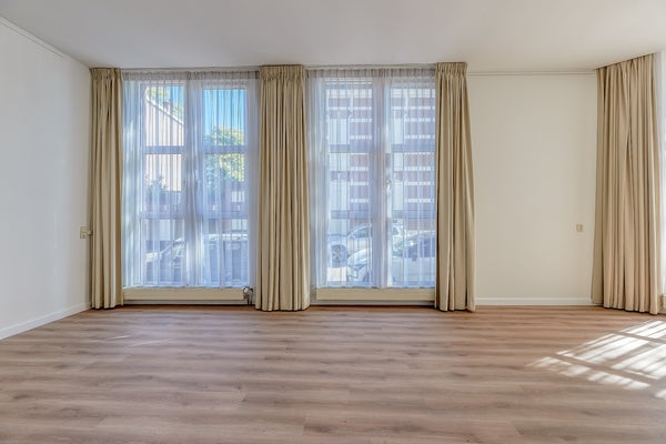 Te huur:  Den Haag  / €2350 p.m. / 105m2