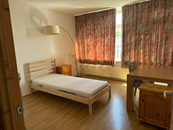 Te huur: Capelle aan den IJssel / €555700 p.m. / 72m2