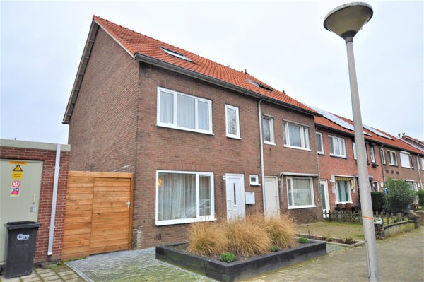 Te huur:  Eindhoven  / €2525 p.m. / 110m2