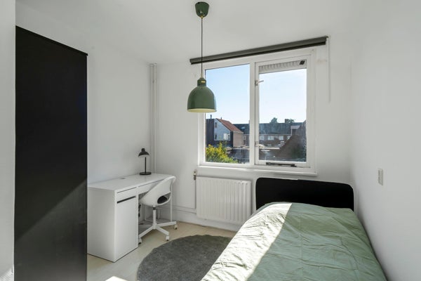 For rent:  Rotterdam  / €570 p.m. / 97m2